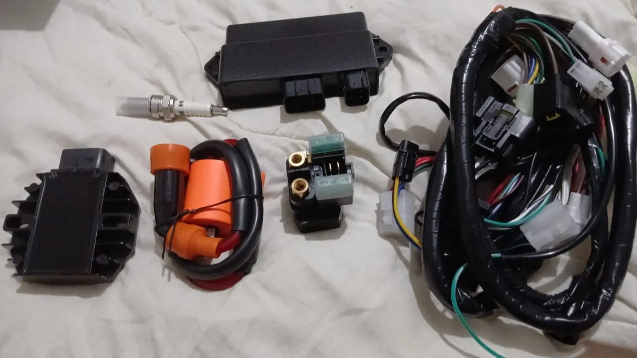 イグニッションコイルとイグナイター CDI スパークプラグ 5YT-85540-00