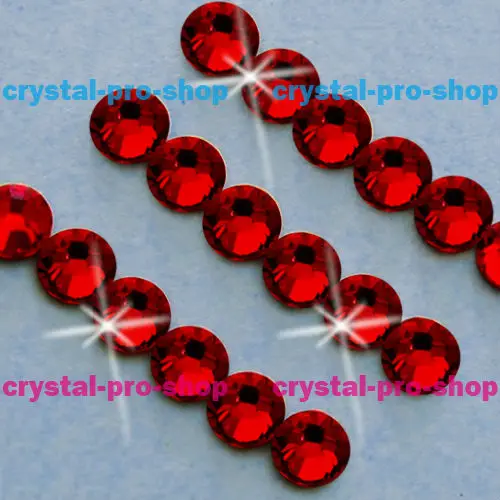 Siam (208) Swarovski 2012- 03