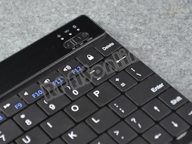 BTkeyboard_2_iPad4_640x480_3