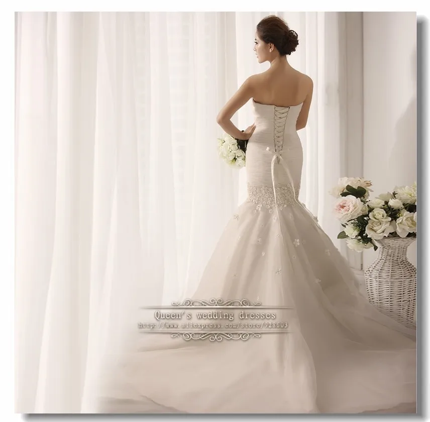 Mermaid Lace Up beautiful Wedding Gown With sleeve flower