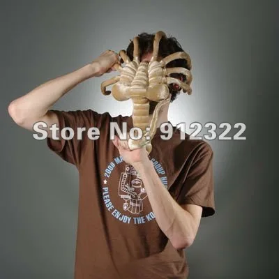 c534_alien_facehugger_plush_inuse