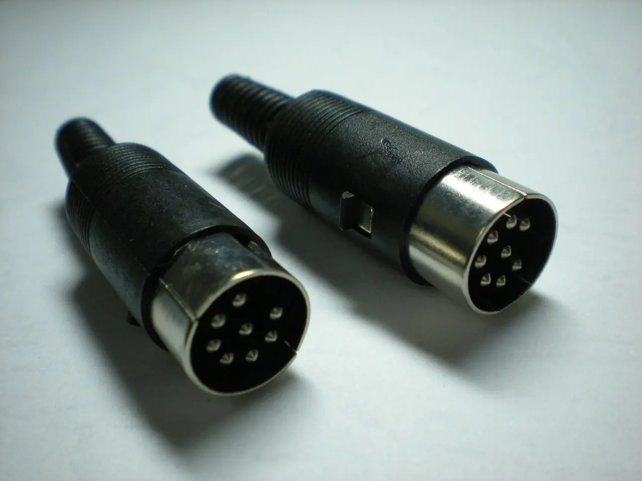 8pin-male-1