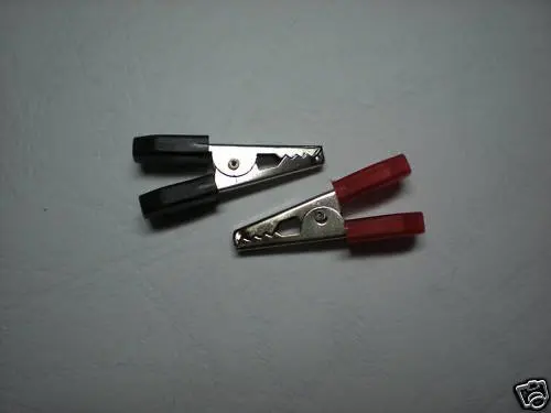 Alligator Clip 35mm Hard Plastic Handle Red Black.jpg