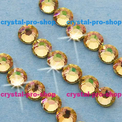Crystal Luminous Green (LUMG) Swarovski 2012- 03