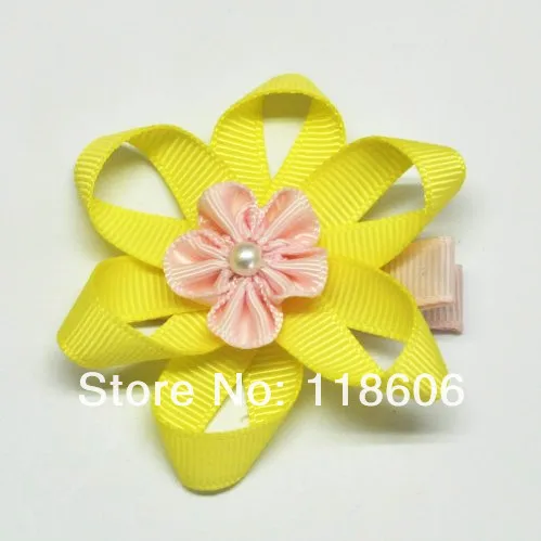 Daisy Loopy Flower Boutique Clippie.jpg