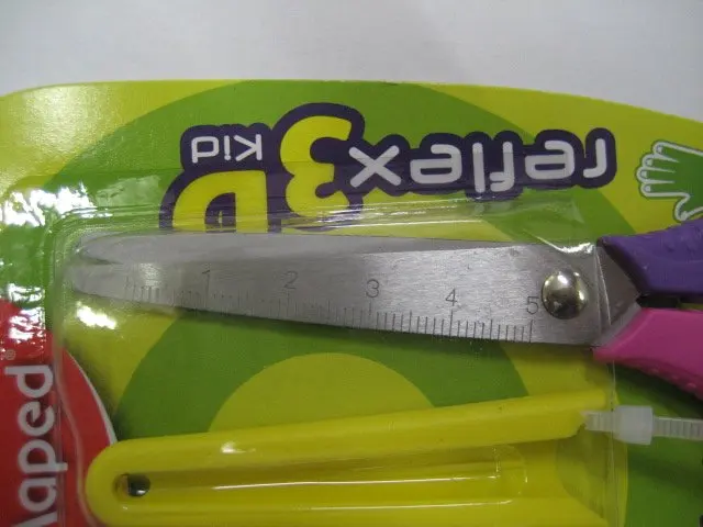 Children's scissors (With protective cover) , 12 pieces/lot