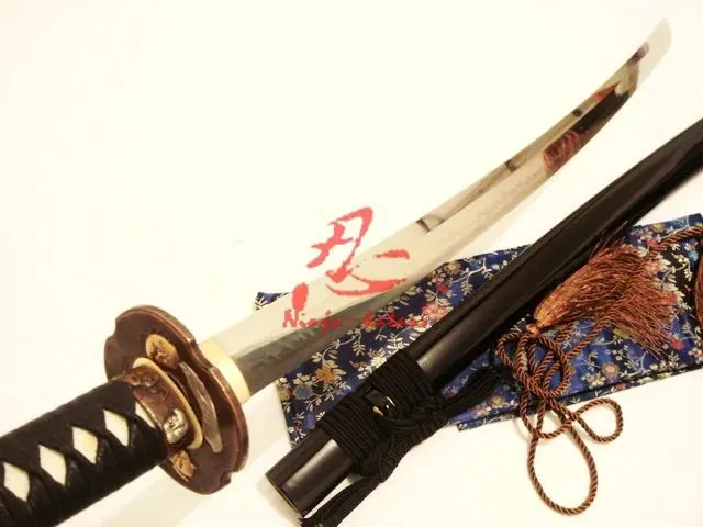 Claytempered shobu zukuri kissaki katana demon tsuba sword flamy hamon sharpened