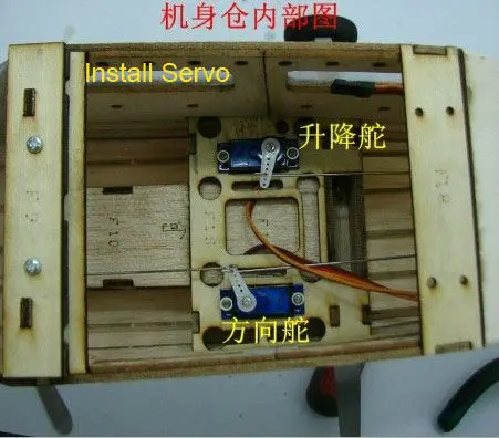 cessna-balsa-servo-installation