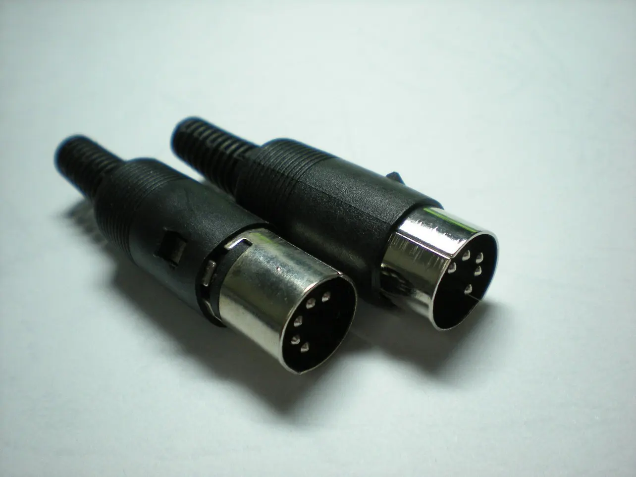 5pin-male-1