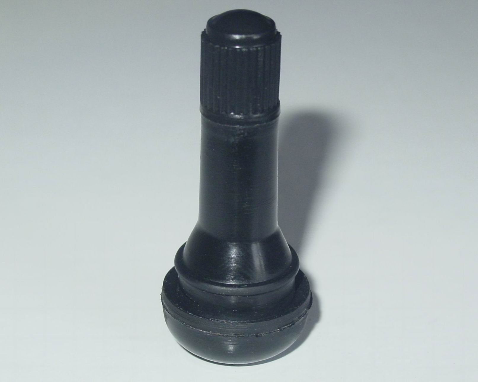 Wholesale - 100 pcs/lot TR413 Tire (tyre) valves snap-in tubeless valves (natural rubber) for passenger cars