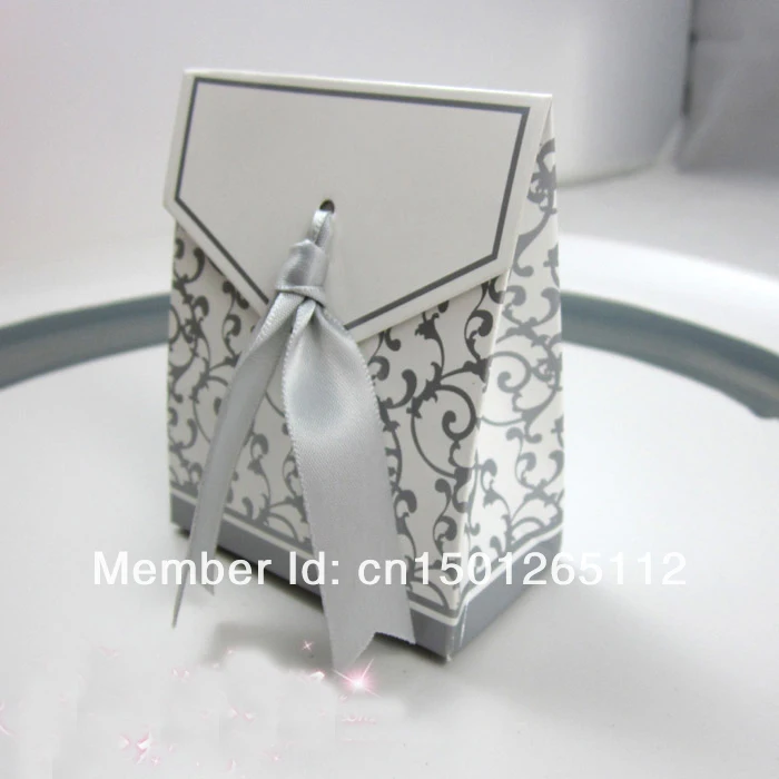 2012 Hot Sell  200 Pcs Gorgeous Gold silver Ribbon Wedding Party Candy Box Personality and Creative  Favor Gift Boxes.jpg_.webp