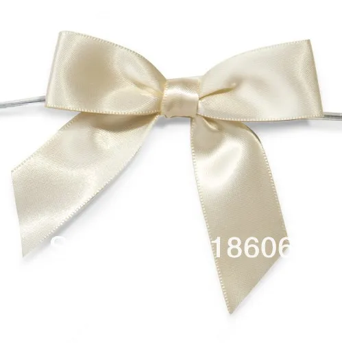 ivory pack bow.jpg