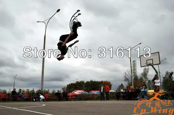 Спорт с ходулями 6 букв. Jollyjumper – сапоги, которые научат летать. Оборудование для прыжков. Банкай шоу Джамперы. Зеркальный персонаж на джамперах.