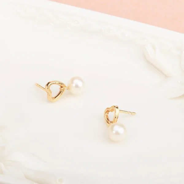 pearl earring 3