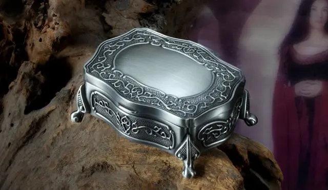 metal case.jpg