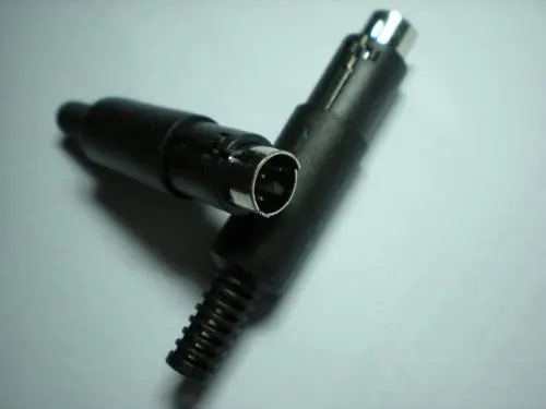 mini din plug 3 pin.jpg