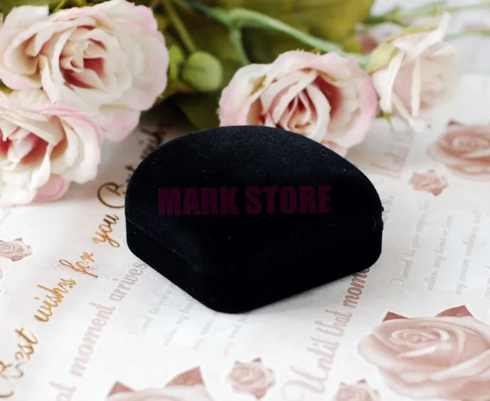 conew_velvet ring  display box 001.jpg