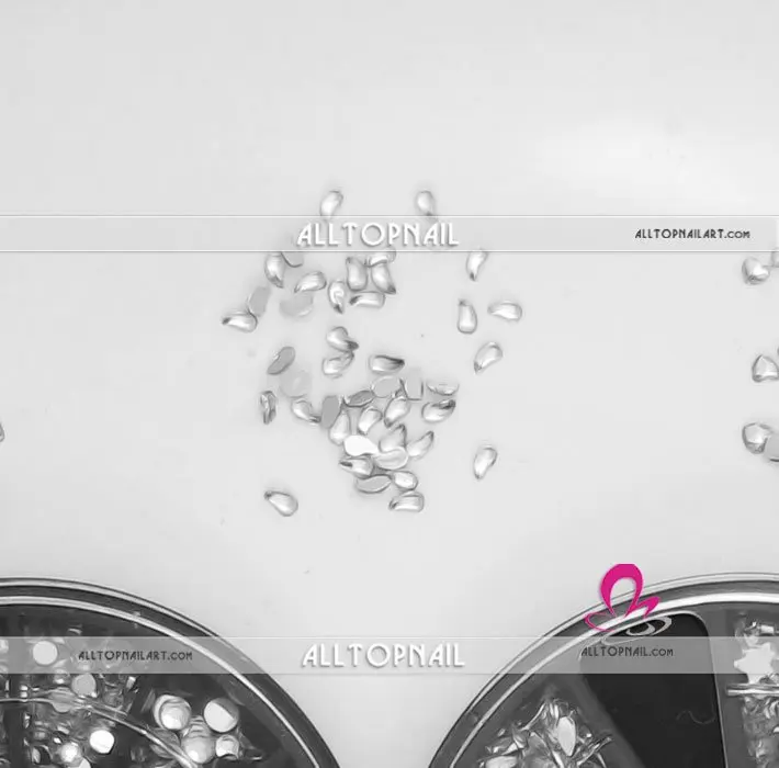 Acrylic Nail Rhinestones Wheels IMG_1889.jpg