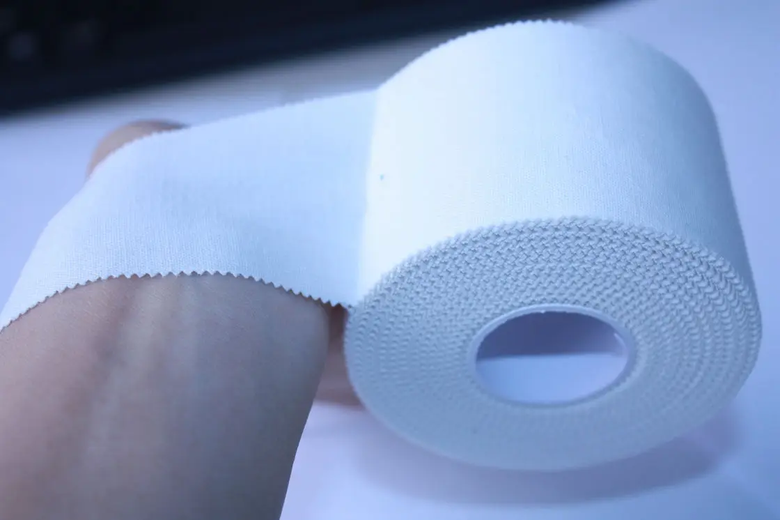 pl506643-breathable_white_zig_zag_porous_cotton_rigid_sports_strapping_tape