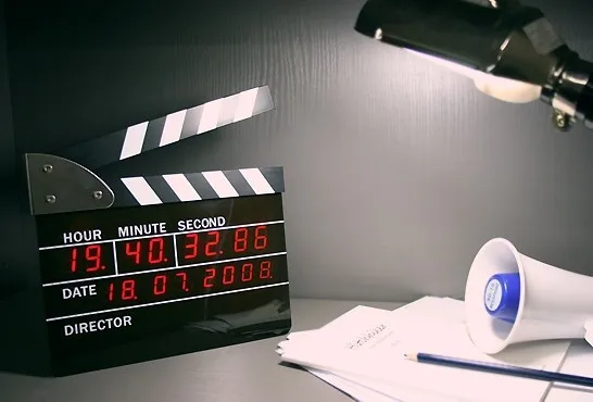 Film-Action-Clock-cool-stuffs