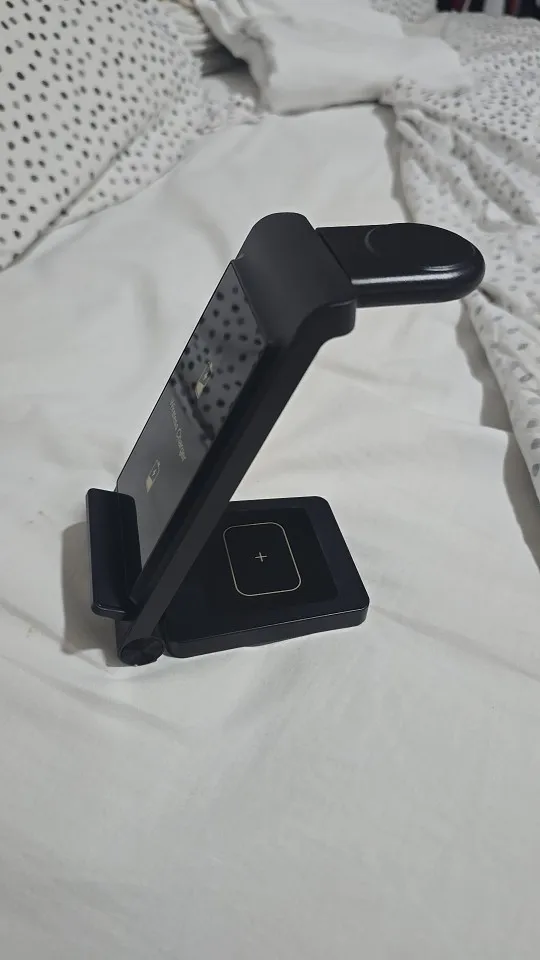 Carregador por indução sem fio 3 em 1 multifuncional - 15 W - para Apple Watch 9 8 7 6 AirPods Pro iPhone 15 14 13 12 11 XR X photo review