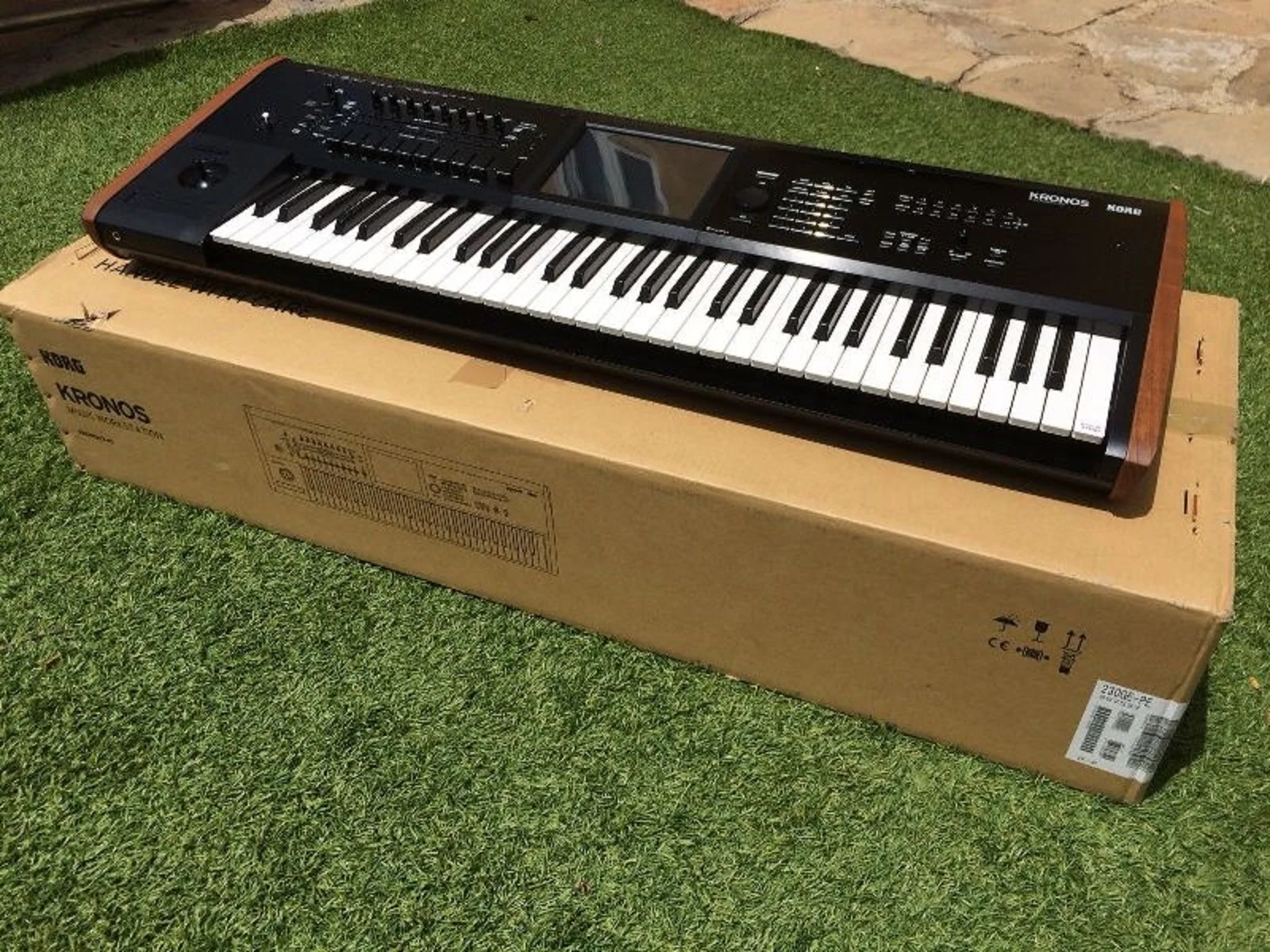 

Высококачественная клавиатура для цифрового пианино Korg Kronos 2 Korg Pa1000