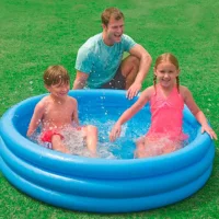 Piscine gonflable familiale Intex bleue à 3 anneaux |     1,47 m ou 1,68 m |     Chambre à air triple avec double soupape de sécurité |     Piscine pour enfants et familles pour jardin, patio, terrasse et été |     Patch de réparation inclus 8