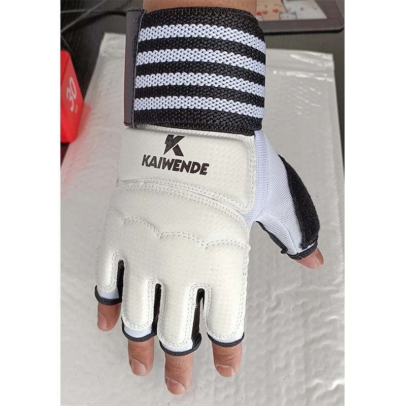 Taekwondo Gloves Long Straps Sparring Kickboxing Training Light Workout Muay Thai Glove Boxing Equipment Перчатки Для Тхэквондо