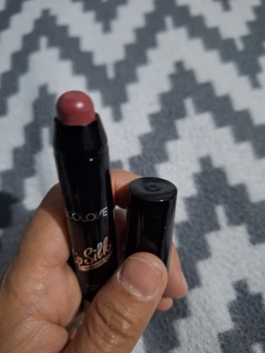 Matte Lipstick Pencil with Waterproof and Non-Stick Technology photo review
