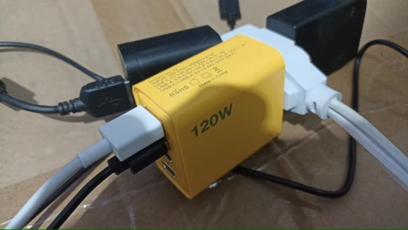 4 Port USB Charger Total 120W Type C Fast Charge Mobile Phone Adapter Quick Charge Wall Charger photo review