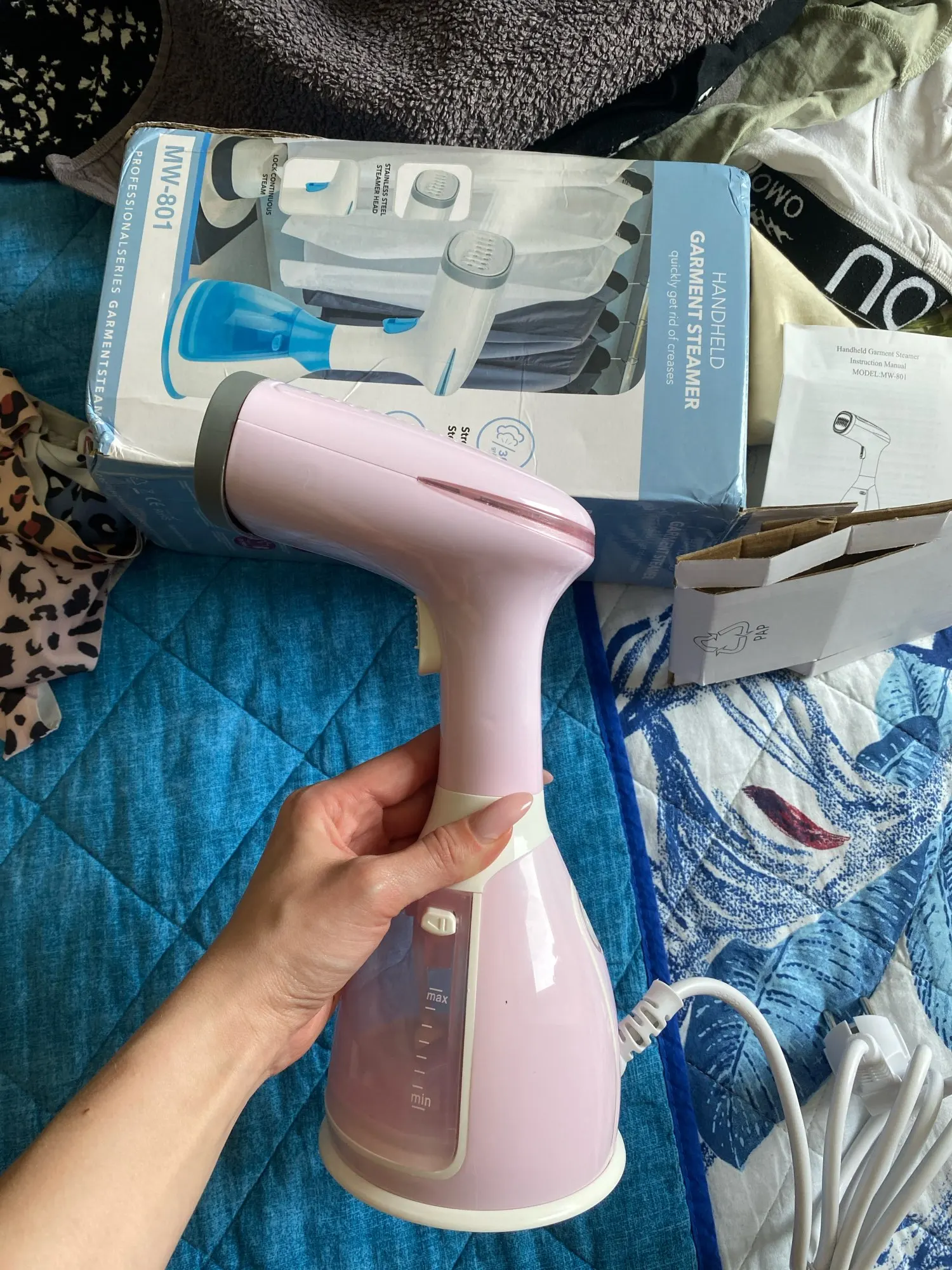 saengQ Handheld Garment Steamer 1500W Electric Household Fabric Steam Iron 280ml Portable Vertical Fast-Heat photo review