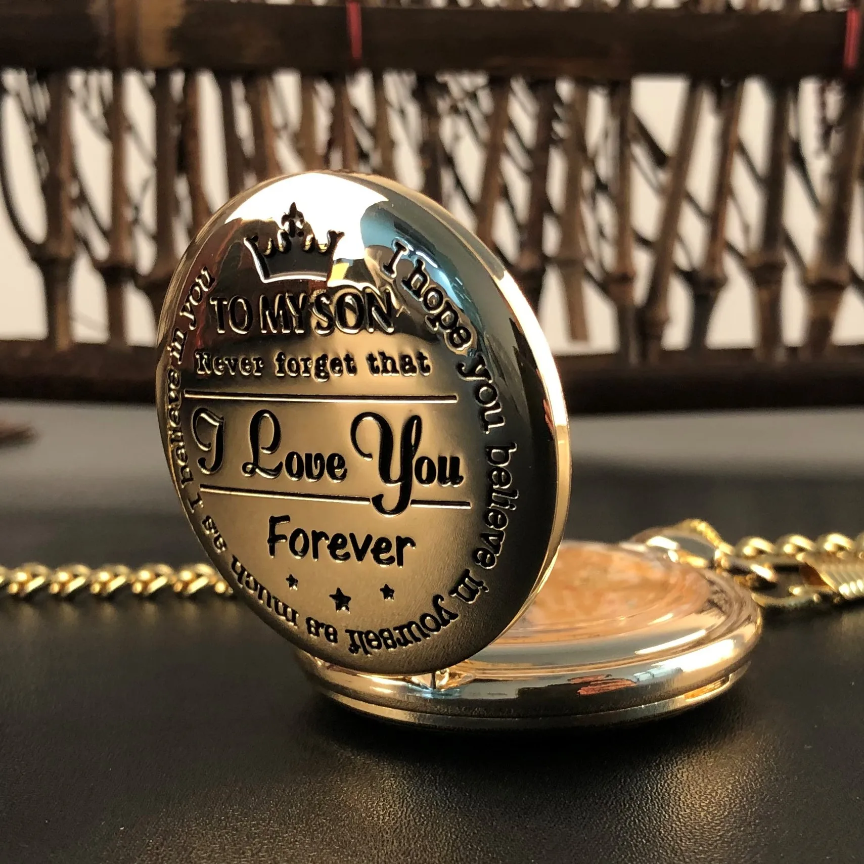 Рисунок 3 - Модные золотые кварцевые карманные часы для детей