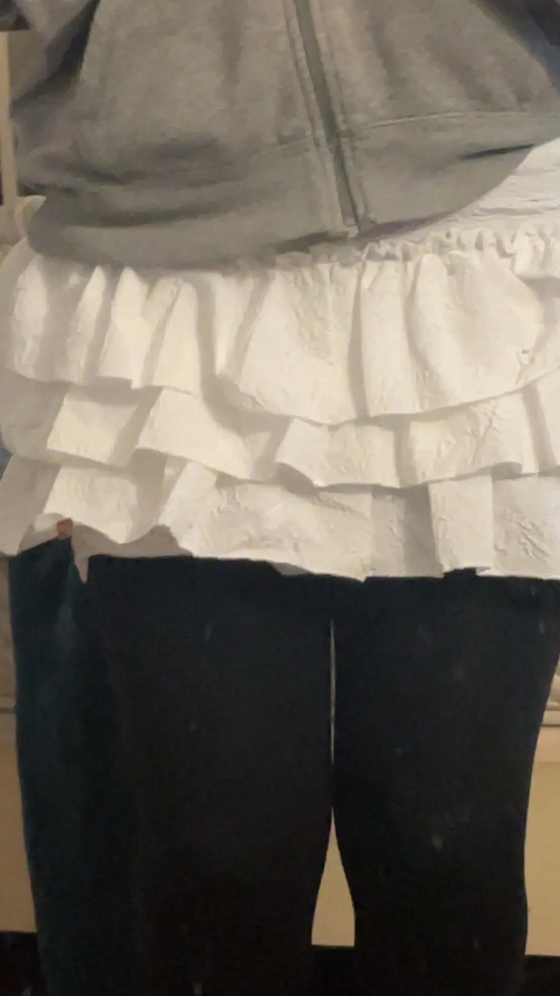 Elegant White Pleated Ruffle Mini Skirt for Effortless Style photo review