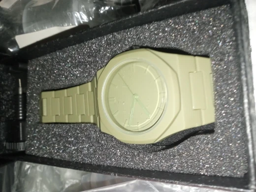 Ciiio™ Unisex Silicone Watch – Minimalist, Waterproof, Everyday Style