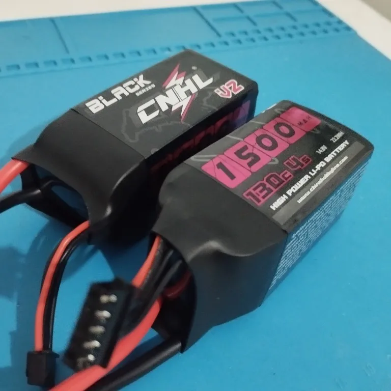 2PCS CNHL 4S 14.8V Lipo Battery 1100mAh 1300mAh 1500mAh 130C With XT60 Plug For FPV Airplane Drone Quadcopter Helicopter Hobby photo review