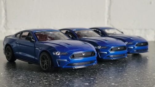 1:34 Ford Mustang GT 2018 Muscle Car Alloy Car Die Cast Toy Car Model Sound and Light Children's Toy Collectibles Birthday gift photo review