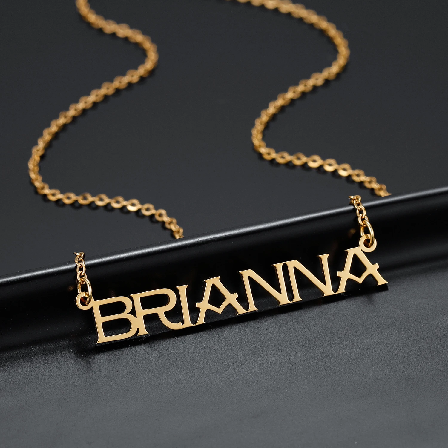 

Dascusto Custom Stainless Steel Name Necklace Pendant Personalized Jewelry 18K Gold Plated Nameplate Necklaces For Women Gifts