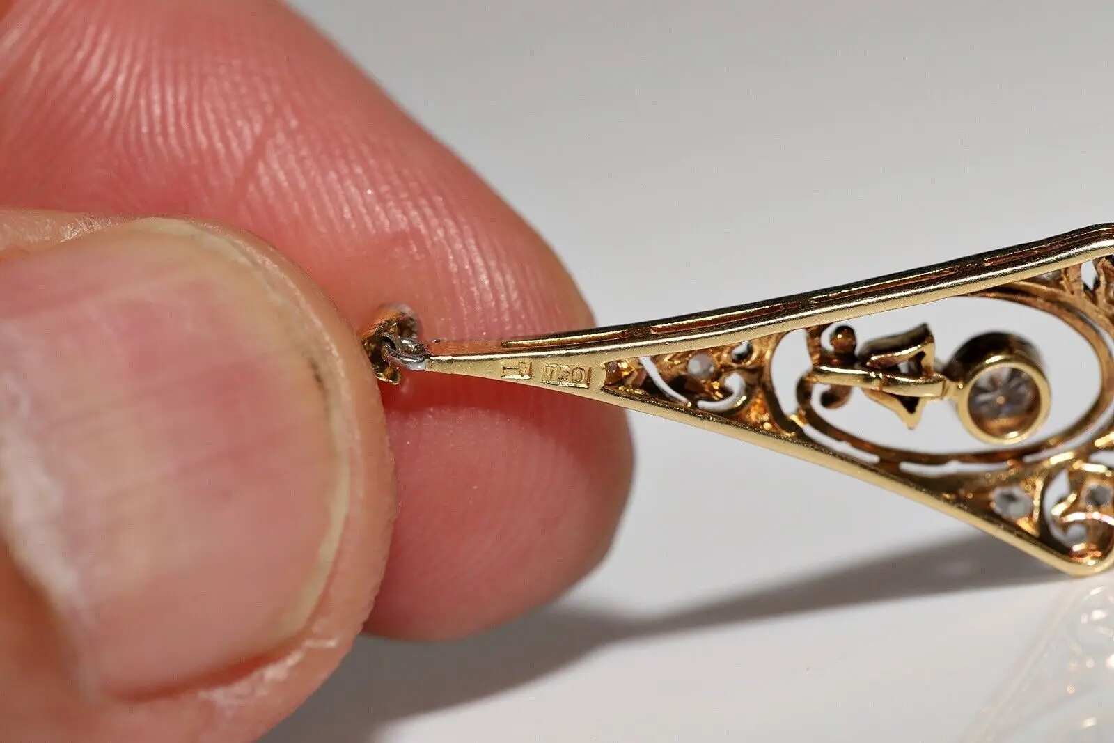 Рисунок 4 - Оригинальное античное украшение