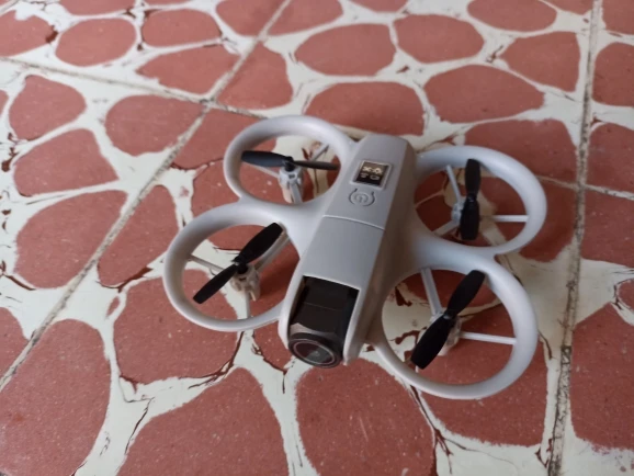 New H135 Mini Drone WIFI FPV Hover Professional 4K Camera Pocket Coloful Lights Dron Rc Plane Foldable Quadcopter RC Toys Gifts photo review