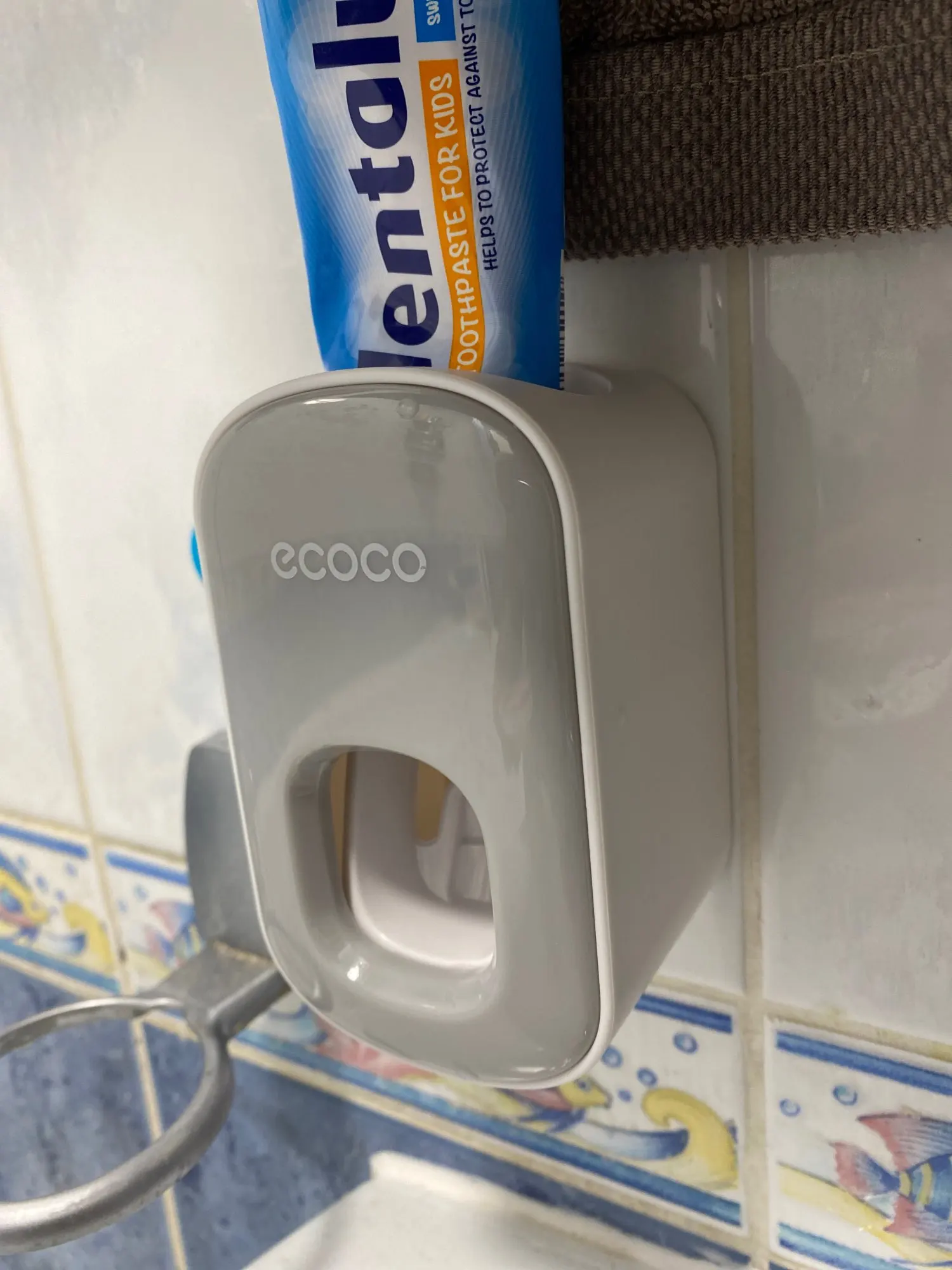 Automatic Toothpaste Single Dispenser photo review