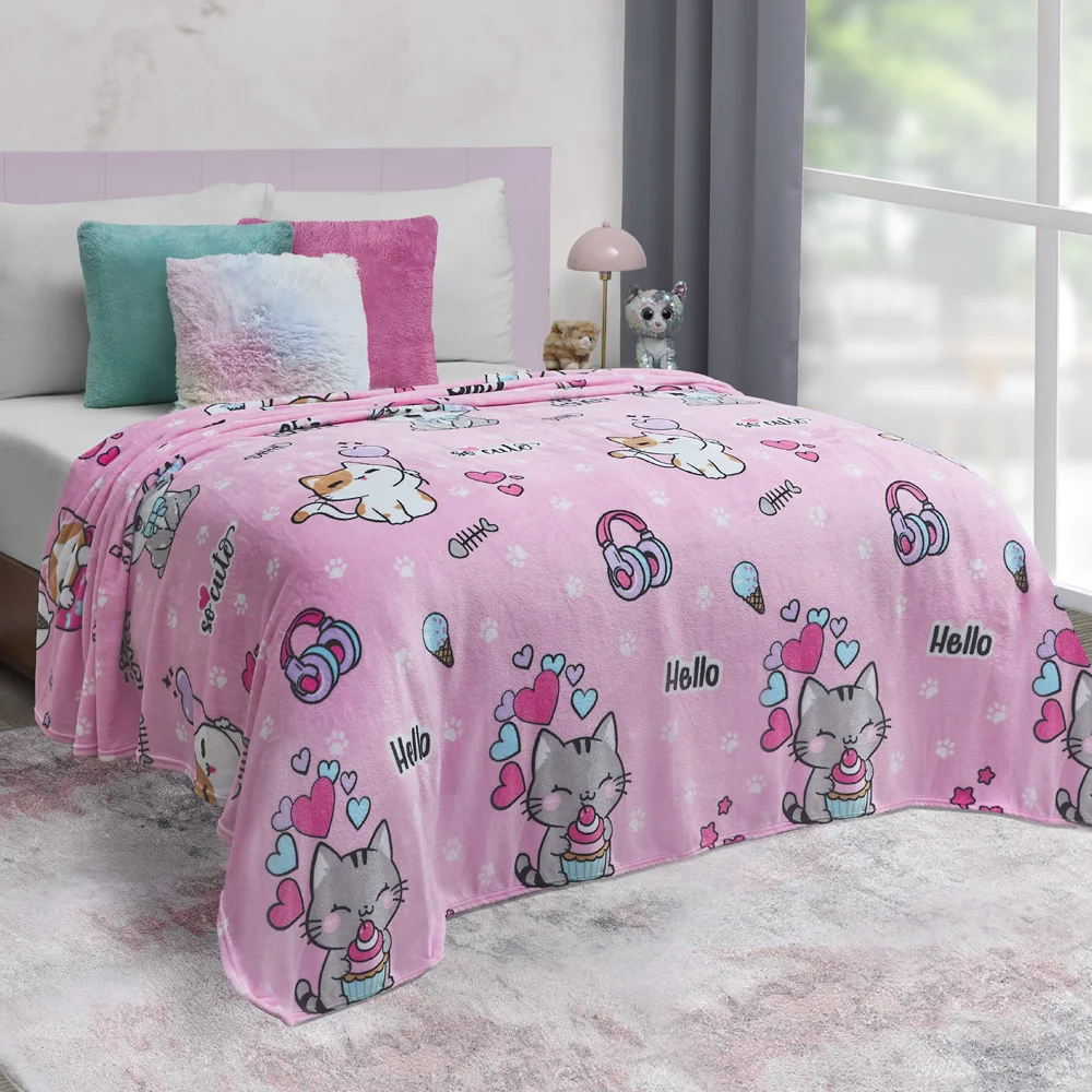 Cobertor ligero Meow en tamaños individual y matrimonial cobija estampada de flannel extra suave con diseño de caricaturas de gatos y corazone, Disponible Individual, Matrimonial, Marca Elefantito Hogar