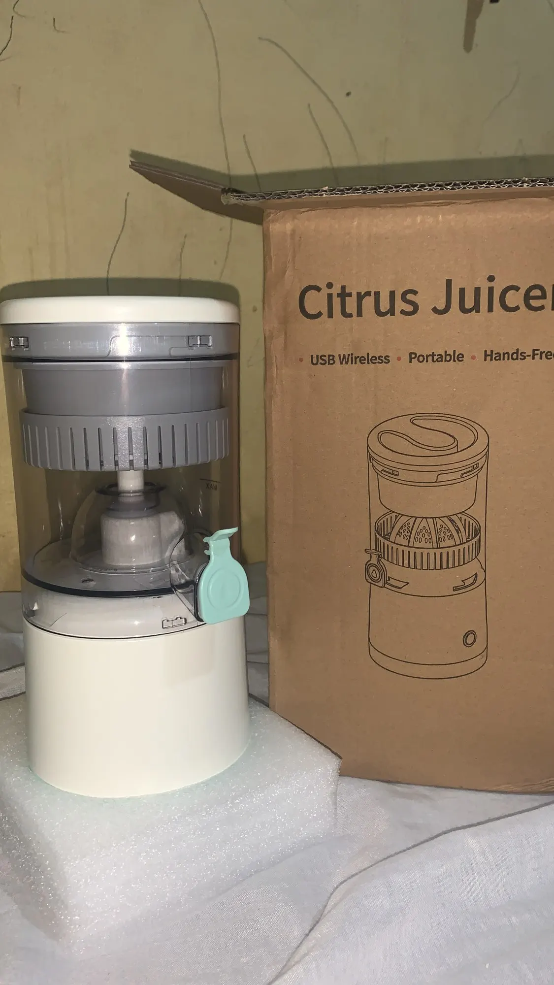 Renewgoo BlendMate Blender Portable Juicer Bottle USB-C Rechargeable Fruit  White, King - Fry's Food Stores