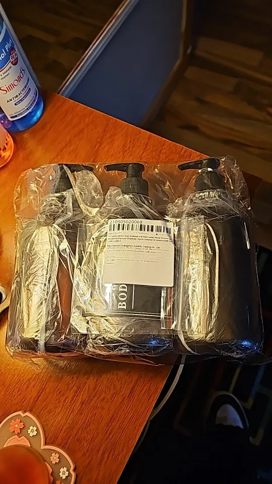 500ml Brown Soap Bottle Set with Black Label Sticker Shower Gel Household Shampoo Dispenser photo review