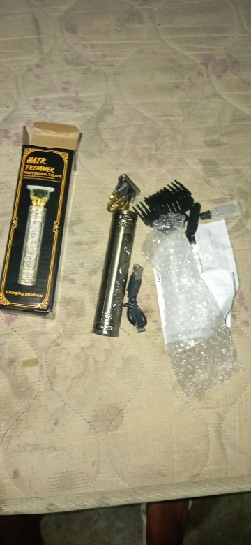 Máquina De Cortar Cabelo Para Barba Masculina Aparador Profissional barbeador acabamento Sem Fio Portátil T9 photo review