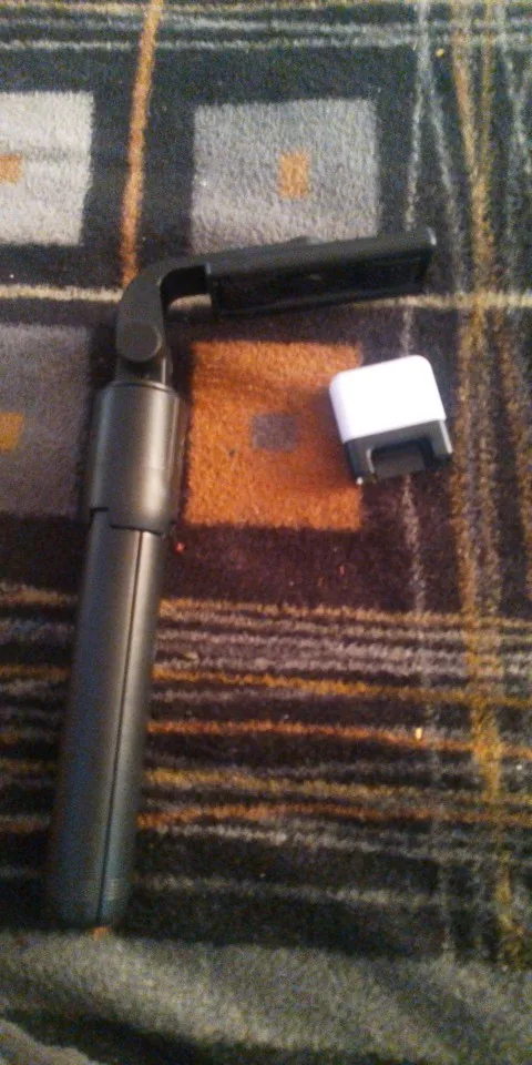 Trípode inalámbrico con palo de Selfie, trípode extensible con control remoto Bluetooth ligero para iPhone, teléfono móvil, transmisión en vivo Tiktok photo review