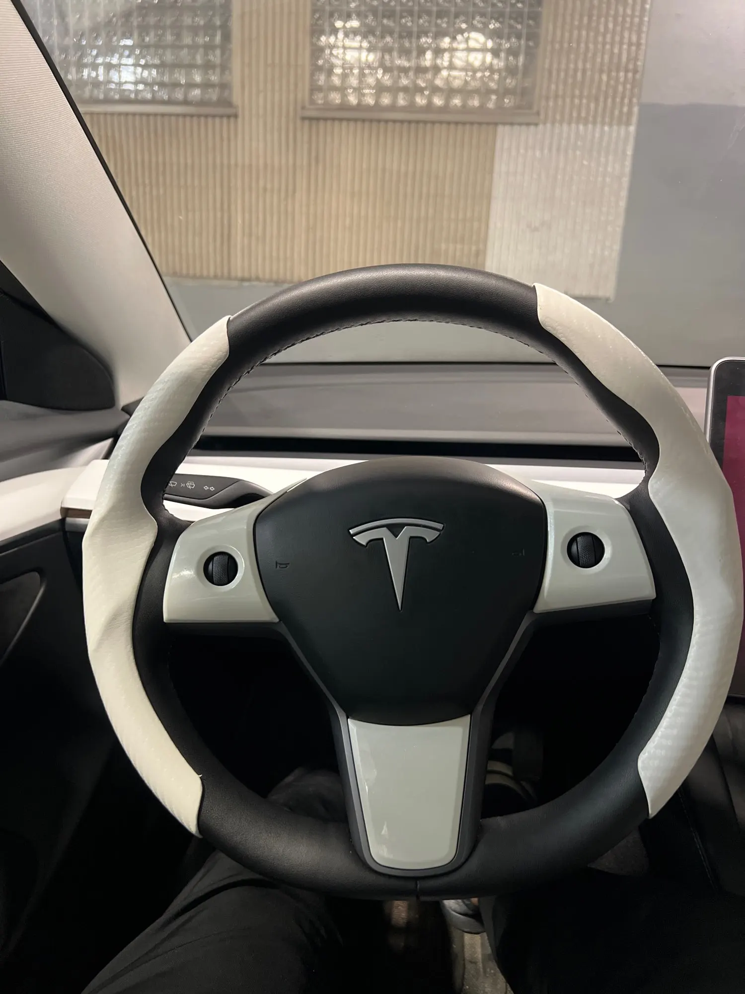 Tesla steering wheel cover model 3/Y Tesslaract