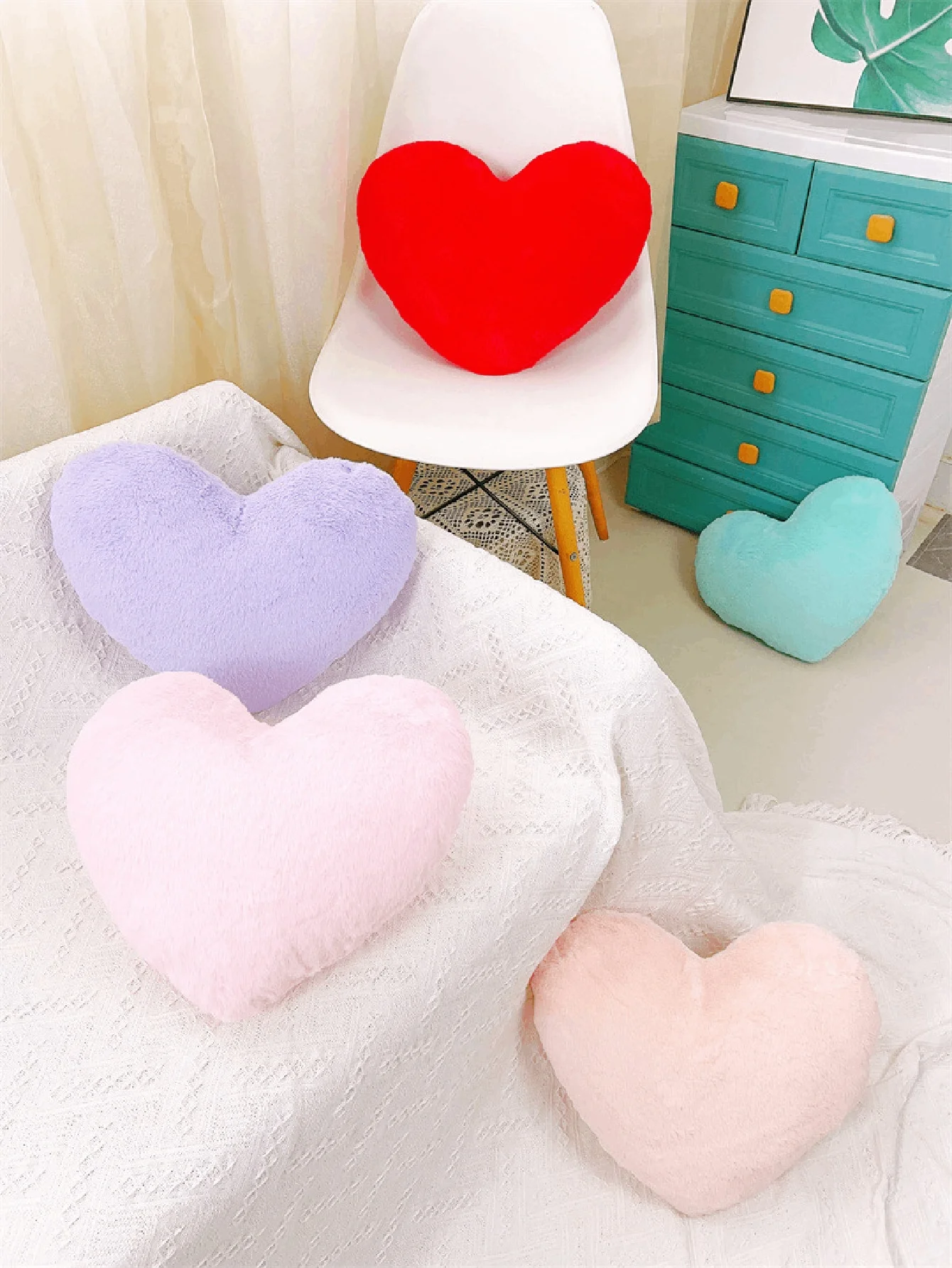 Love Pillow Large Red Heart Shaped Pillows Fluffy Heart Throw Pillow Decorative for Sofa Couch Bed Love Room Decor