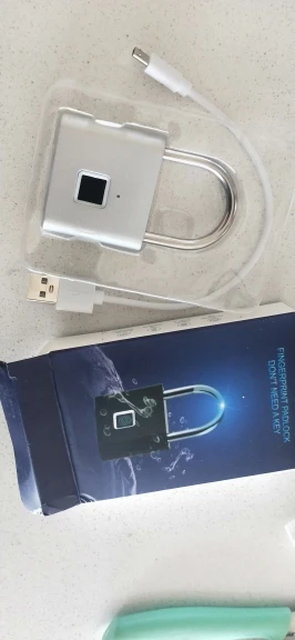 eMastiff ZWS1 keyless USB rechargeable fingerprint padlock photo review