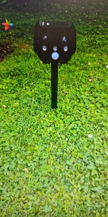 Solar Powered Animal Repeller Solar Ultrasonic Animals sonar Repellent