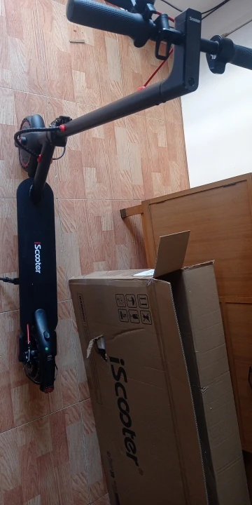 ISCooter i9-patinete eléctrico de 8,5 pulgadas, 350W, 7,5Ah, 30 km/h, para adultos, neumáticos de panal de 30km de alcance, Scooters plegables con aplicación photo review